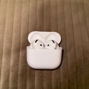 AirPods gen 4